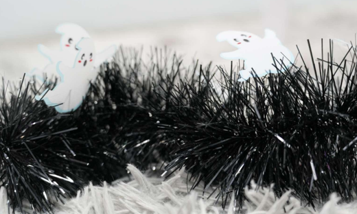 Black with White Ghost 4-ply Tinsel Garland
