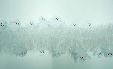 White Ghost 4-ply Tinsel Garland