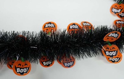Black with Boo Pumpkin 4-ply Tinsel Garland