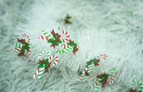 White Christmas Candy Cane 4-ply Tinsel Garland